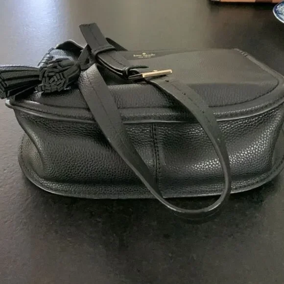 Kate spade black pebble tassel crossbody EUC - Picture 3 of 9